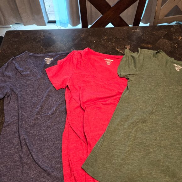 BUNDLE ALRERT! Old Navy Vintage V-neck T-shirts-3 Tops - 1 PRICE - BUNDLE WOW!!! - Picture 5 of 9